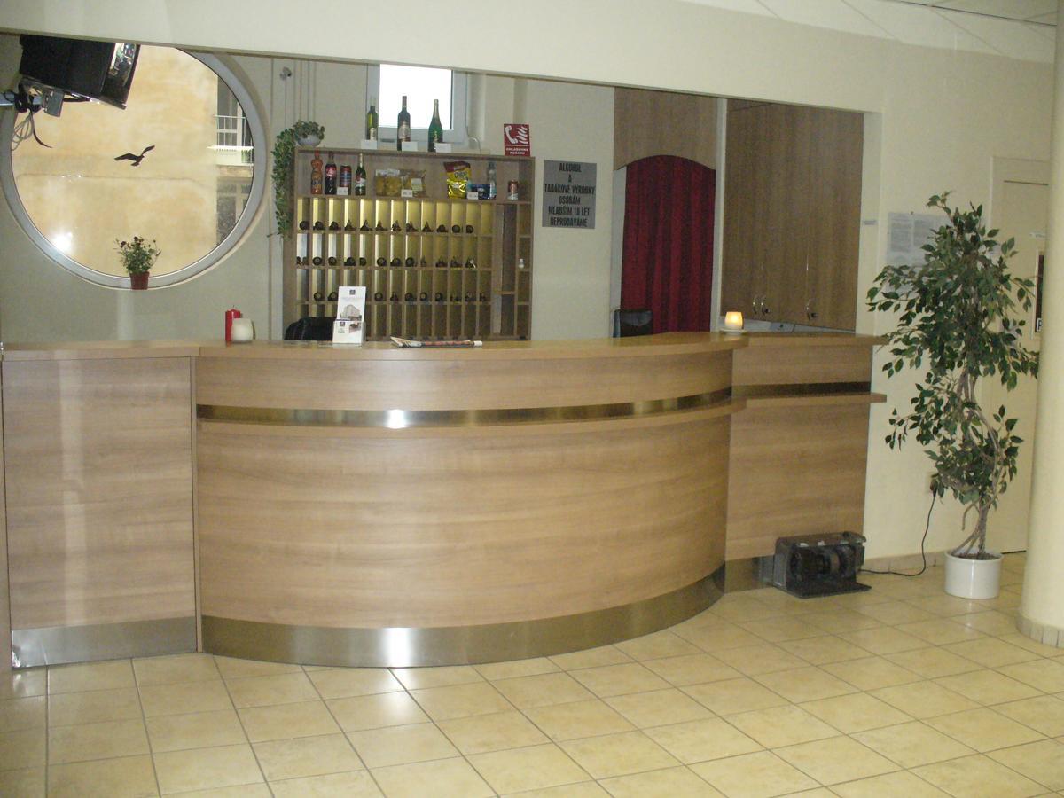 אוהרסקה הראדיסטה Hotel Morava מראה חיצוני תמונה